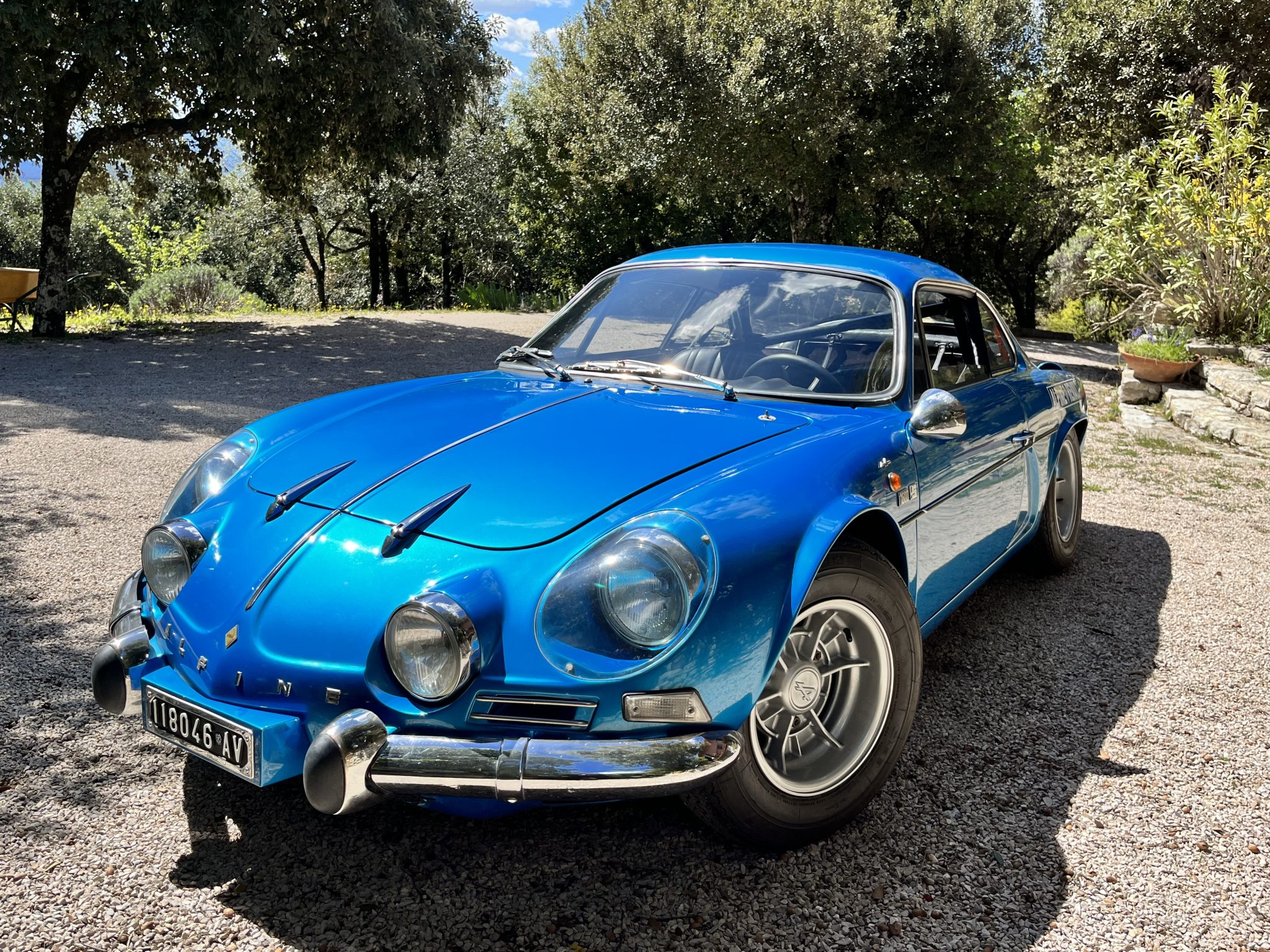Top 4 des Voitures de Course Alpine les Plus Vendues : Icônes du Sport Automobile Français